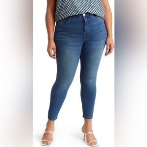 Tahari Kelly mid rise skinny jeans size 22W